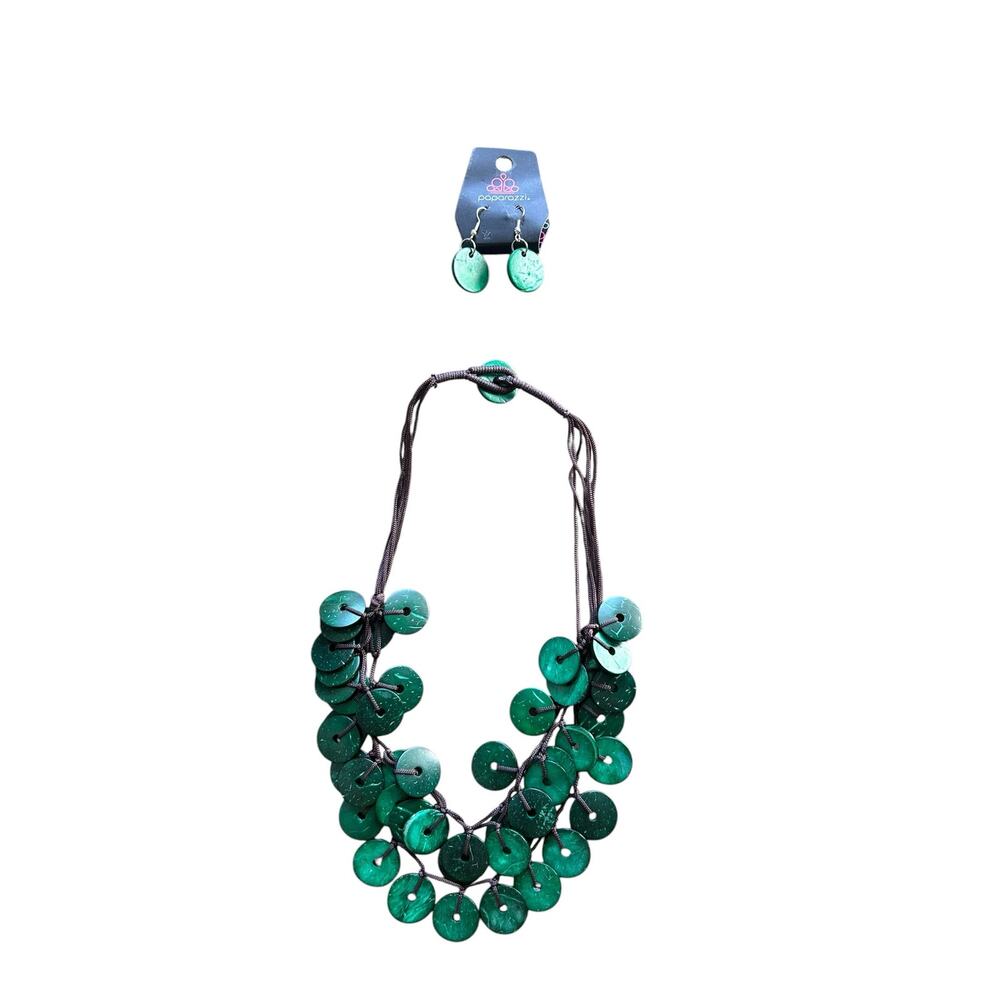 Paparazzi "Amazonia" Emerald Green Coconut Shell Necklace & Earring Set